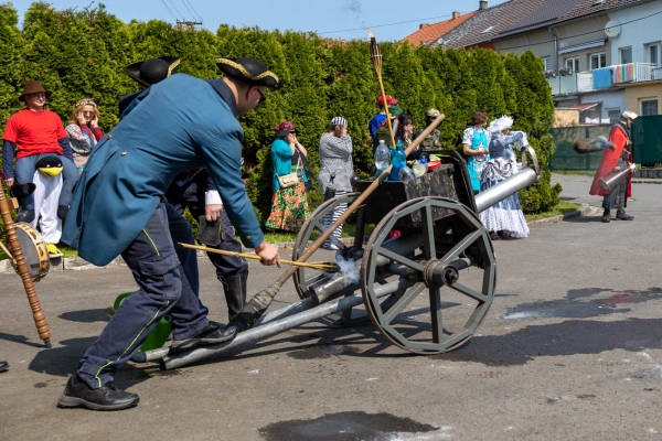 Kácení máje bylo spojeno s oslavami 135 let od založení místního hasičského sboru
